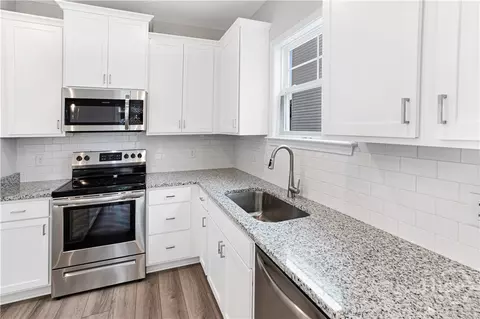 Kitchen - 212 Chime, Pooler, GA 31322 photo 5 of 5