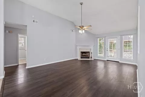 Living - 233 Longleaf Cir, Pooler, GA 31322 photo 3 of 4