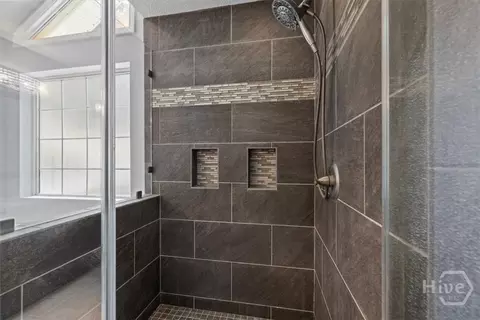 Bath - 233 Longleaf Cir, Pooler, GA 31322 photo 5 of 7