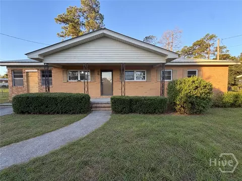 526 Soloman St, Swainsboro, GA 30401