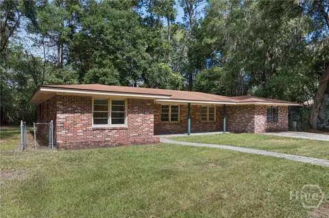 2210 Bona Bella Ave, Savannah, GA 31406