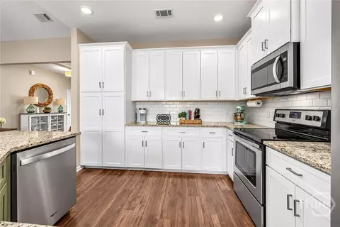Kitchen - 785 Goshen Rd, Rincon, GA 31326 photo 3 of 5