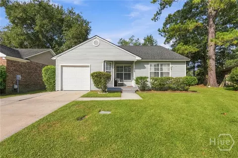 137 Crossover Ln, Savannah, GA 31410