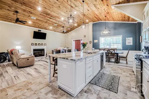 Kitchen - 545 Exley Loop, Rincon, GA 31326 photo 9 of 10