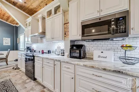 Kitchen - 545 Exley Loop, Rincon, GA 31326 photo 5 of 10