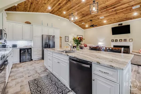 Kitchen - 545 Exley Loop, Rincon, GA 31326 photo 3 of 10