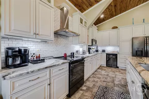 Kitchen - 545 Exley Loop, Rincon, GA 31326 photo 2 of 10