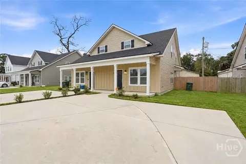 33 Travis St, Savannah, GA 31406