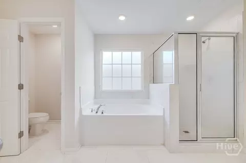 Bath - 119 Telford St, Savannah, GA 31407 photo 1 of 6