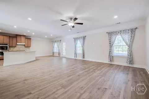 Living - 119 Telford St, Savannah, GA 31407 photo 3 of 6