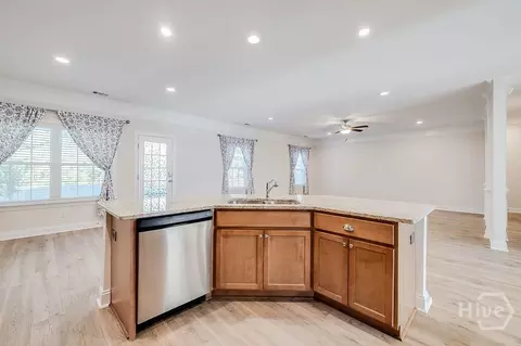 Kitchen - 119 Telford St, Savannah, GA 31407 photo 4 of 6