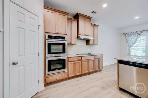 Kitchen - 119 Telford St, Savannah, GA 31407 photo 6 of 6