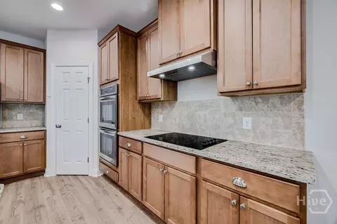 Kitchen - 119 Telford St, Savannah, GA 31407 photo 2 of 6