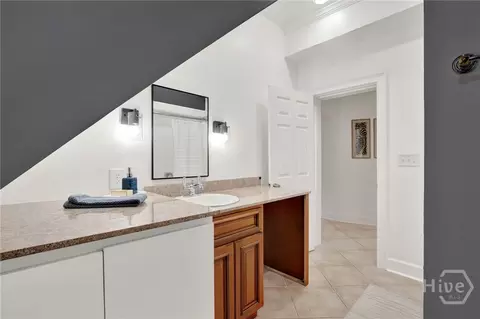 Bath - 125 E Broad St #2D, Savannah, GA 31401 photo 3 of 3