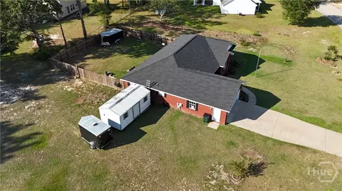 206 Willow Dr, Glennville, GA 30427