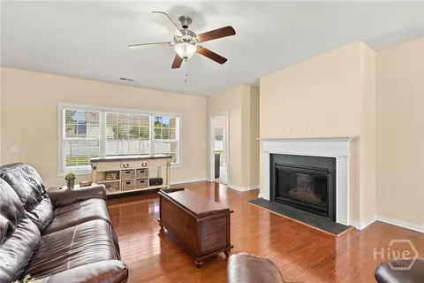 Living - 6 Olde Gate Ct, Pooler, GA 31322 photo 2 of 2