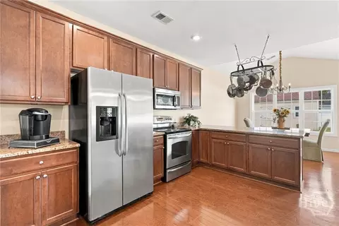 Kitchen - 6 Olde Gate Ct, Pooler, GA 31322 photo 3 of 5
