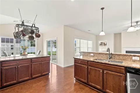 Kitchen - 6 Olde Gate Ct, Pooler, GA 31322 photo 4 of 5