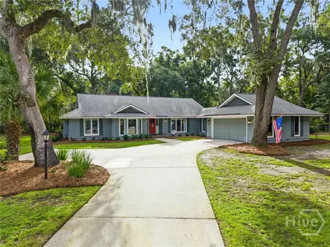 13 Gossamer Ln, Savannah, GA 31411