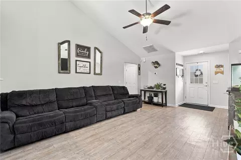 Entry Way - 102 Dasher Dr, Springfield, GA 31329 photo 2 of 3