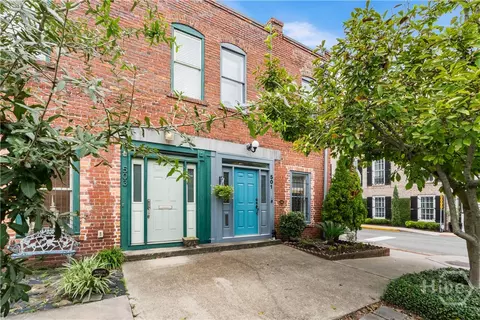 501 Tattnall St, Savannah, GA 31401