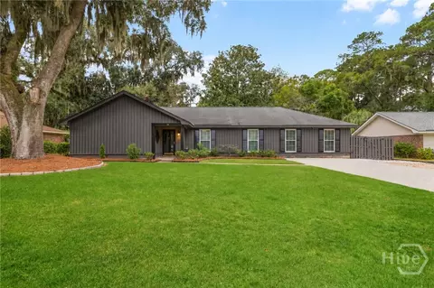 26 River Oaks Rd, Savannah, GA 31410