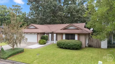 4 Saint Moritz Ct, Savannah, GA 31419