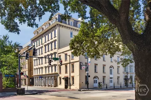 5 E Whitaker St #401, Savannah, GA 31401