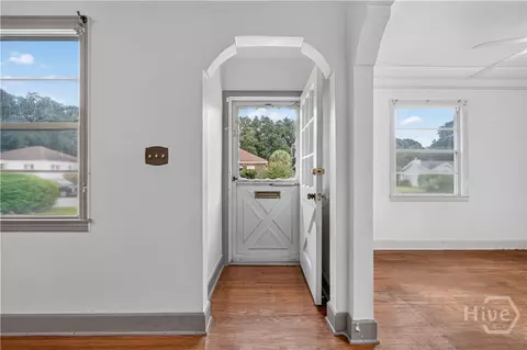 Entry Way - 38 E Th E Street St, Savannah, GA 31401 photo 2 of 3