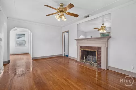 Living - 38 E Th E Street St, Savannah, GA 31401 photo 1 of 4