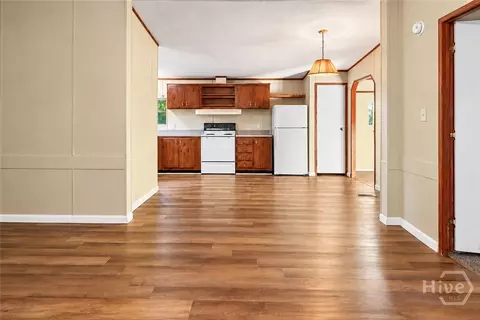 Living - 3593 B B Ln, Millen, GA 30442 photo 6 of 10