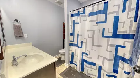 Bath - 309 Casey Dr, Pooler, GA 31322 photo 3 of 4