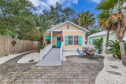 105 S Campbell Ave #B, Tybee Island, GA 31328