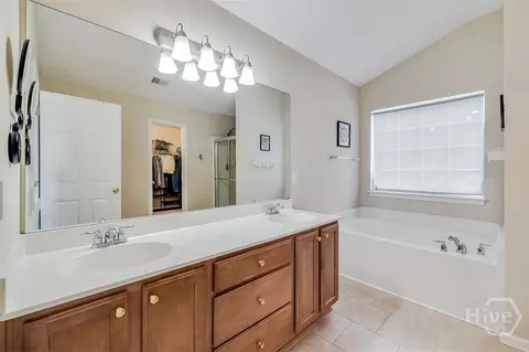 Bath - 103 Cobblers Ct, Pooler, GA 31322 photo 1 of 4