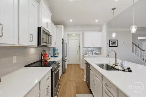 Kitchen - 643 Blue Moon Xing, Pooler, GA 31322 photo 3 of 6