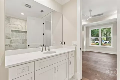 Bath - 617 Wau Bun Dr, Savannah, GA 31419 photo 4 of 19