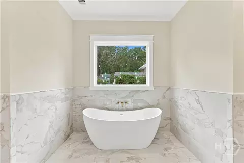 Bath - 617 Wau Bun Dr, Savannah, GA 31419 photo 11 of 19