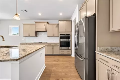 Kitchen - 138 Harvest Hl, Pooler, GA 31322 photo 6 of 9