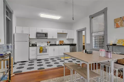 Kitchen - 404 E Duffy St, Savannah, GA 31401 photo 6 of 6