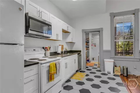 Kitchen - 404 E Duffy St, Savannah, GA 31401 photo 4 of 6