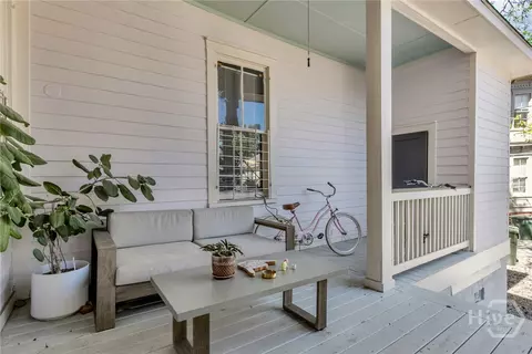 Exterior - 404 E Duffy St, Savannah, GA 31401 photo 3 of 5