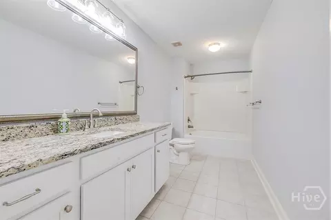 Bath - 122 Tupelo St, Pooler, GA 31322 photo 4 of 5