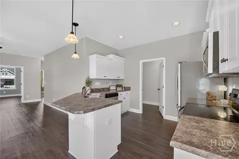 Kitchen - 183 Willow Dr, Guyton, GA 31312 photo 2 of 5