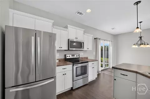 Kitchen - 183 Willow Dr, Guyton, GA 31312 photo 4 of 5