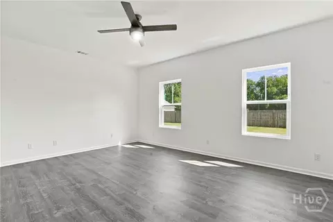 Living - 124 Wright St, Savannah, GA 31408 photo 6 of 11