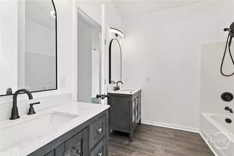 Bath - 124 Wright St, Savannah, GA 31408 photo 3 of 4