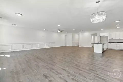 Living - 124 Wright St, Savannah, GA 31408 photo 3 of 11