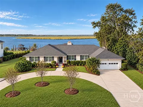 126 Williamson Dr, Richmond Hill, GA 31324