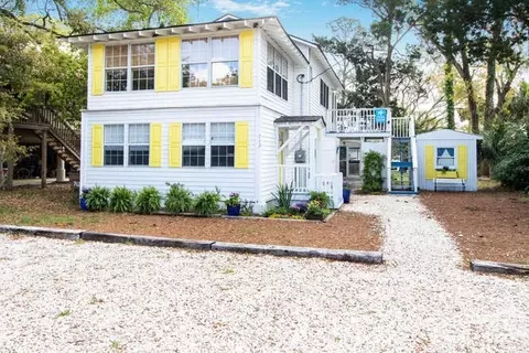 712 2nd Ave, Tybee Island, GA 31328