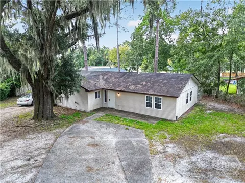 131 Cherokee Cir, Hinesville, GA 31313